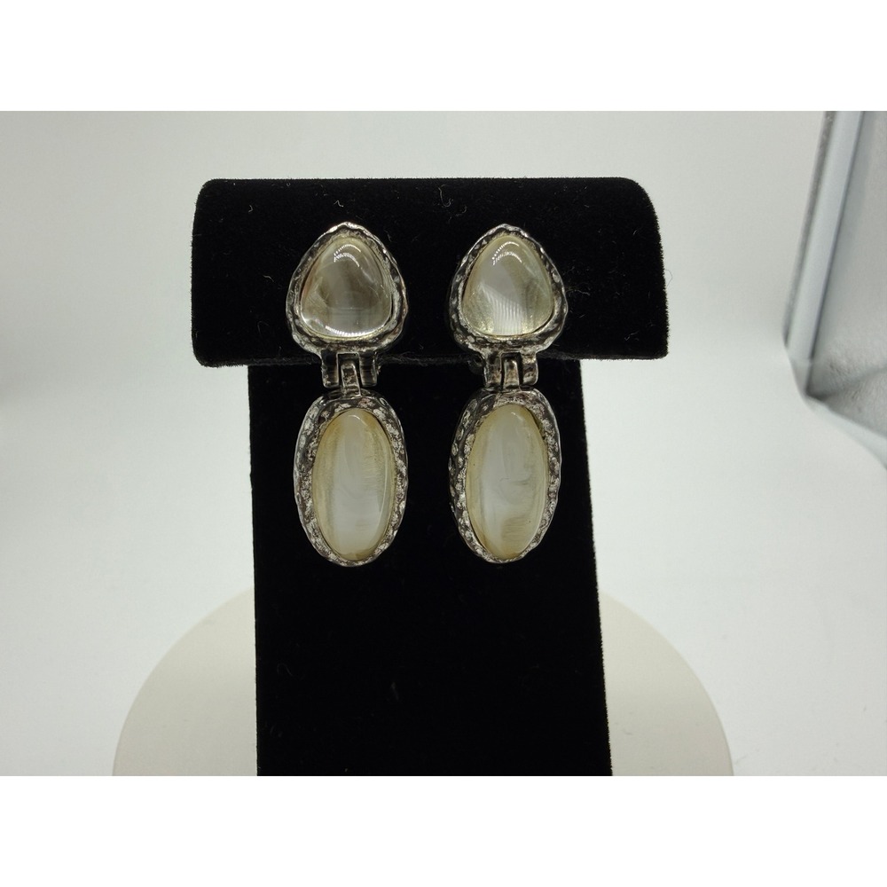 Vintage Signed Jay Strongwater Hammered Cat's Eye‎ Glass Clip-On Earrings